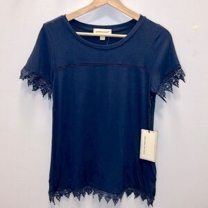 Coverstitched Women’s Navy Blue Lace Lined Short Sleeve Blouse Size Medium